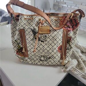 L.A.M.B  Gewn Stefani bag used this is a great summer and travel purse!